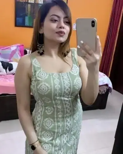 Call Girl in Peesangan